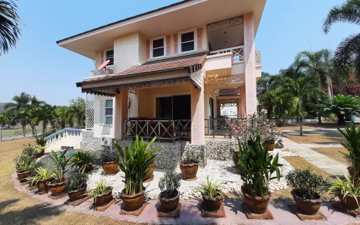 For Sale a beautiful 2-storey house on a Golfresort in Thailand.