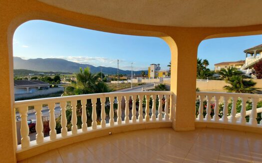 Beautiful villa with spectacular views / in the province of Alicante